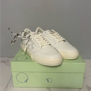 OFF-WHITE Low Vulcanized Calf Leather White White 40EU (7M/ 8.5W)
